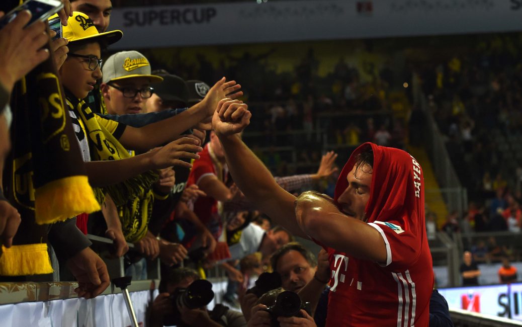 Mats Hummels wird an seine alte Wirkungsstätte zurückkehren. Auch Götze, Rode und Lewandowski treffen auf ihren jeweiligen Ex-Klub.(Foto: Patrik Stollarz / AFP / Getty Images)