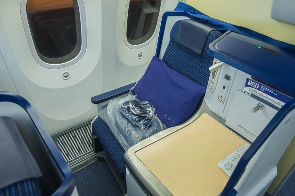 ANA Business Class 787 06