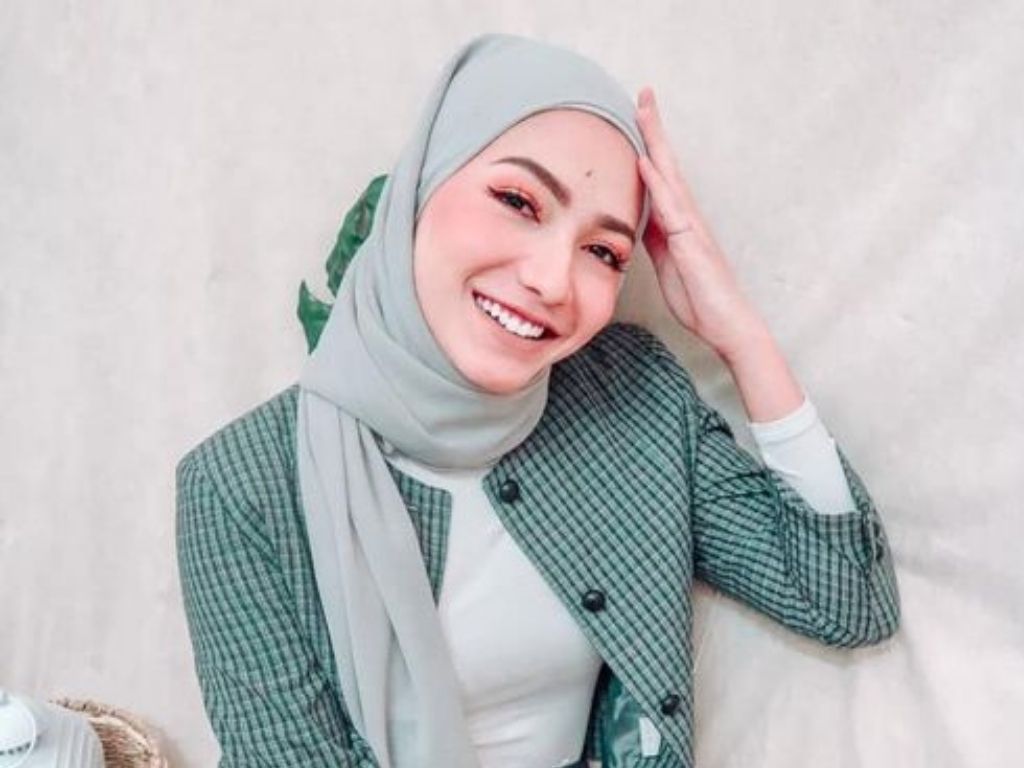 Aishah Azman kini berhijab