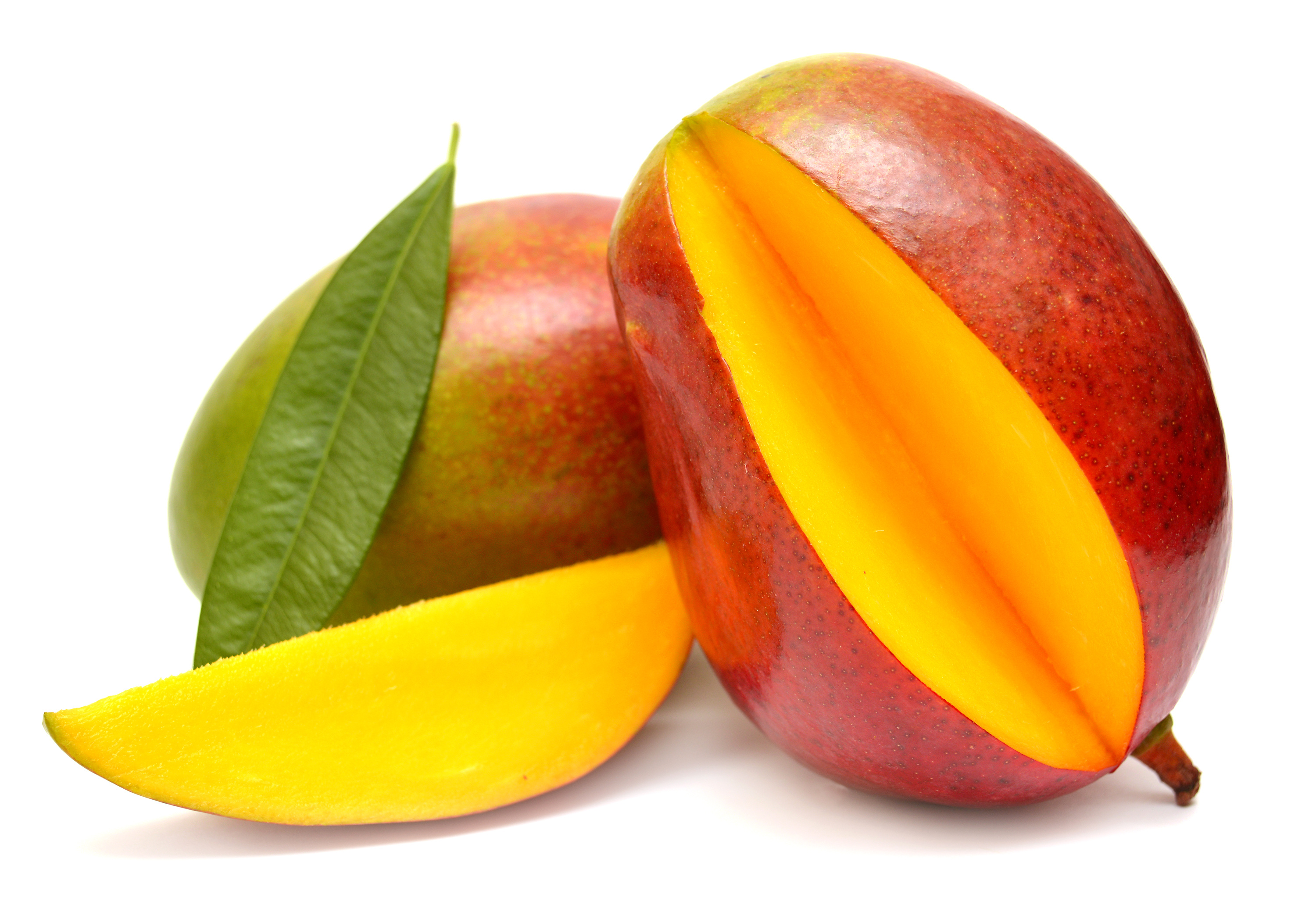 Mango with leaf and slices