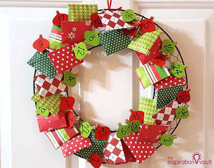 Chicken Wire Advent Calendar Wreath