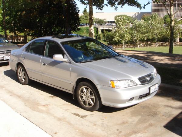 Laconic and elegant Acura 2000 MDX