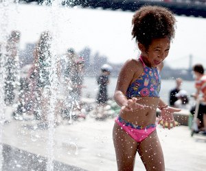 Play fountains and splash pads in NYC Domino Park