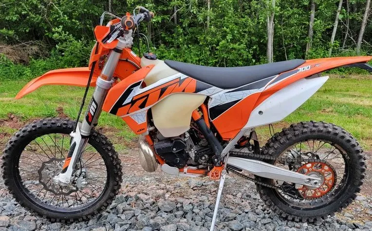 2016 KTM 300 XCW What's The Best Dirt Bike For Short Riders?