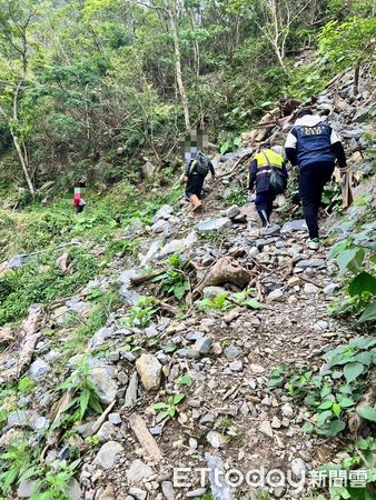 singaporean man taiwan earthquake found (2)