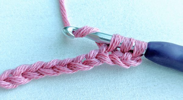 Double crochet stitch step 4