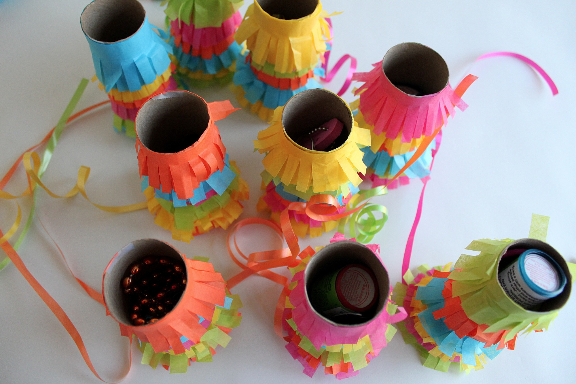 Pinata Diy
 Make this Pull Piñata Garland