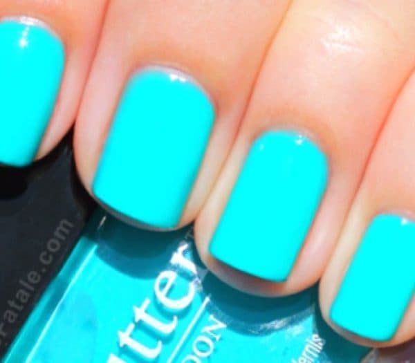 Beautiful Tiffany Blue Nail Design 