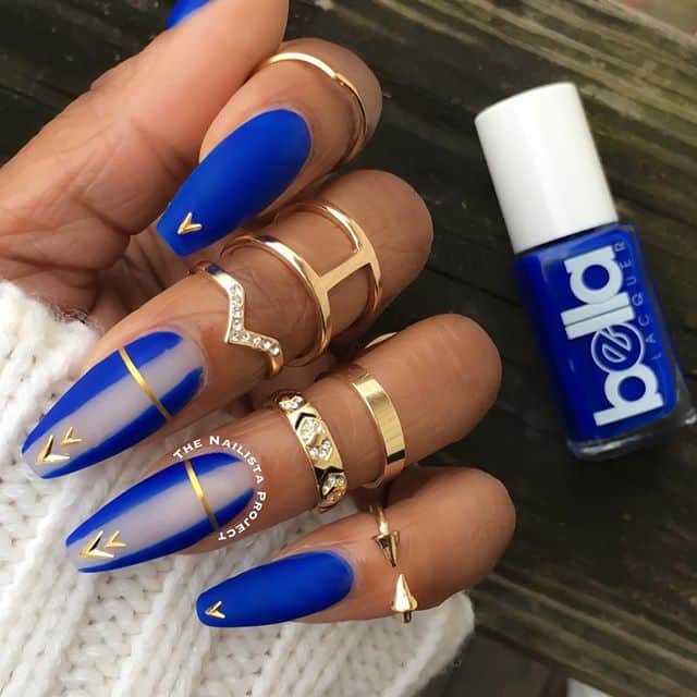 Attractive royal blue nail design