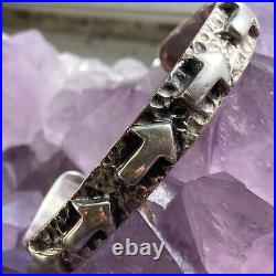 Striking Navajo Thick Sterling Silver Raised Arrow Bracelet Fine Vintage Signed