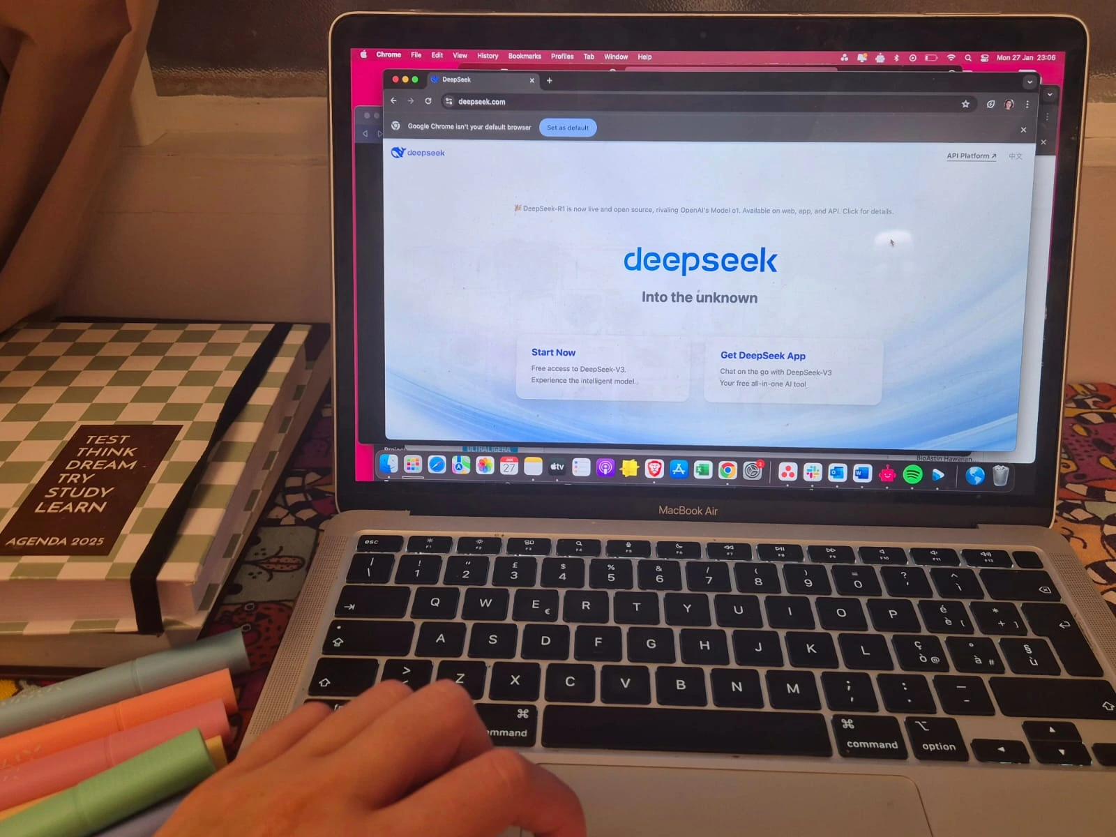 DeepSeek Begrenser Registreringer Etter Kyberangrep