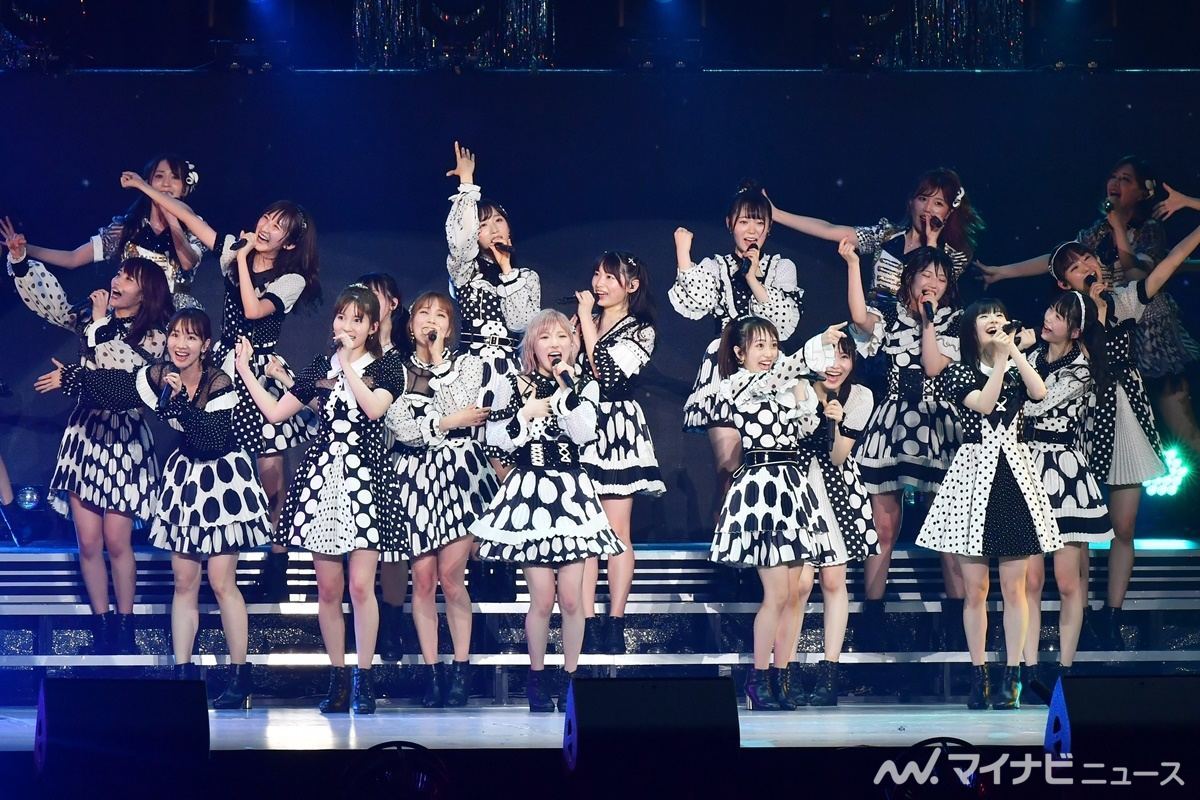 AKB48、“かわいい”から“セクシー”まで…48曲ノンストップで見せた底力 | マイナビニュース