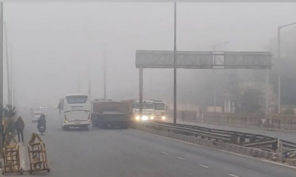 Dense fog engulfs Delhi; expected minimum temperature drops to 8 degrees Celsius