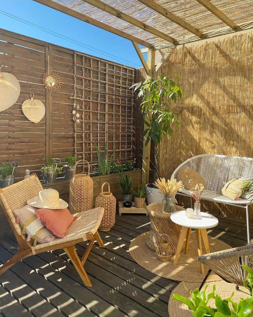 corner wood deck patio with bamboo fence 