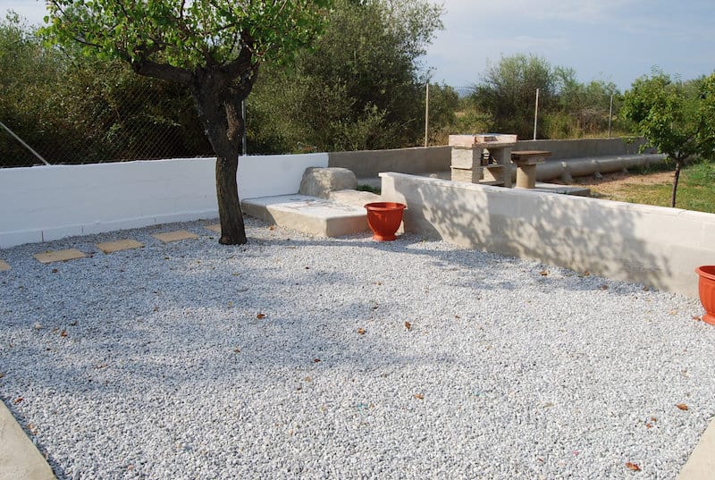 Simple Yet Stylish Gravel Patio Designs for Your Space