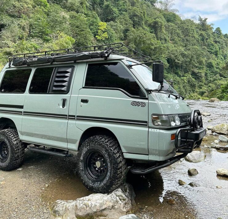 Lifted Mitsubishi Delica L300 Overland Minivan with Pajero 4WD