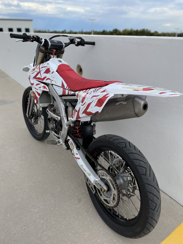 2017 YZ450F with SIBERIAN graphics kit 3