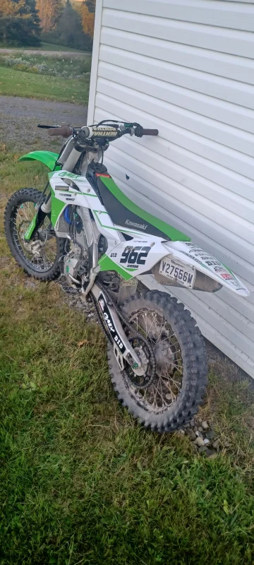 2017 Kawasaki KXF250 with CREED mx graphics kit 3