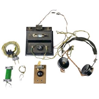 Original WWII Dutch resistance radio receiver