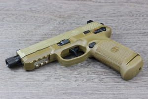 FN ハースタルの正式ライセンスガスブロ入荷！：CYBERGUN