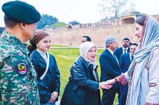 Maryam Meets Defence Attaches Of 16 Countries