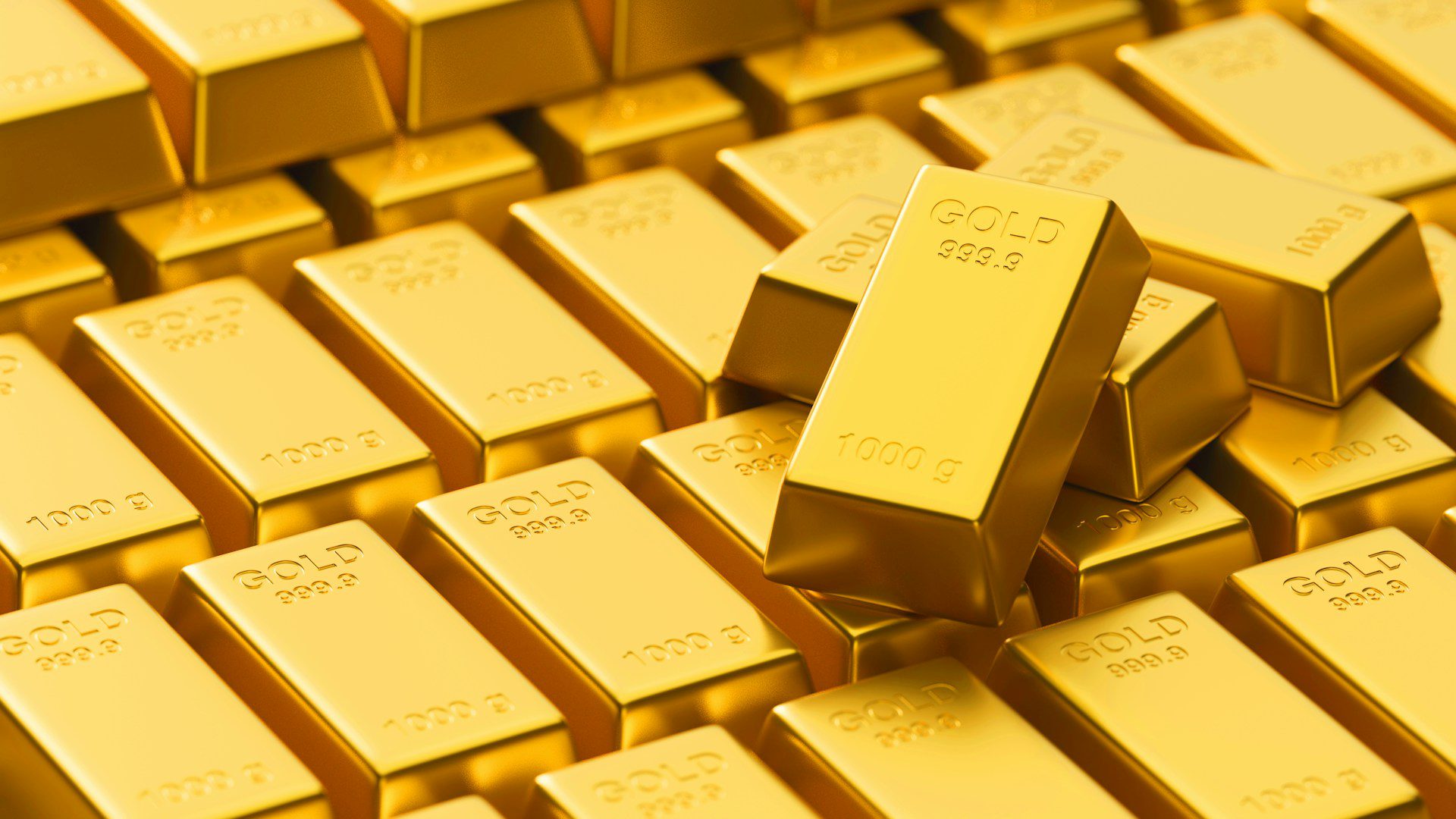 Gold Gains on Dollar Weakness Amid Tariff Uncertainty