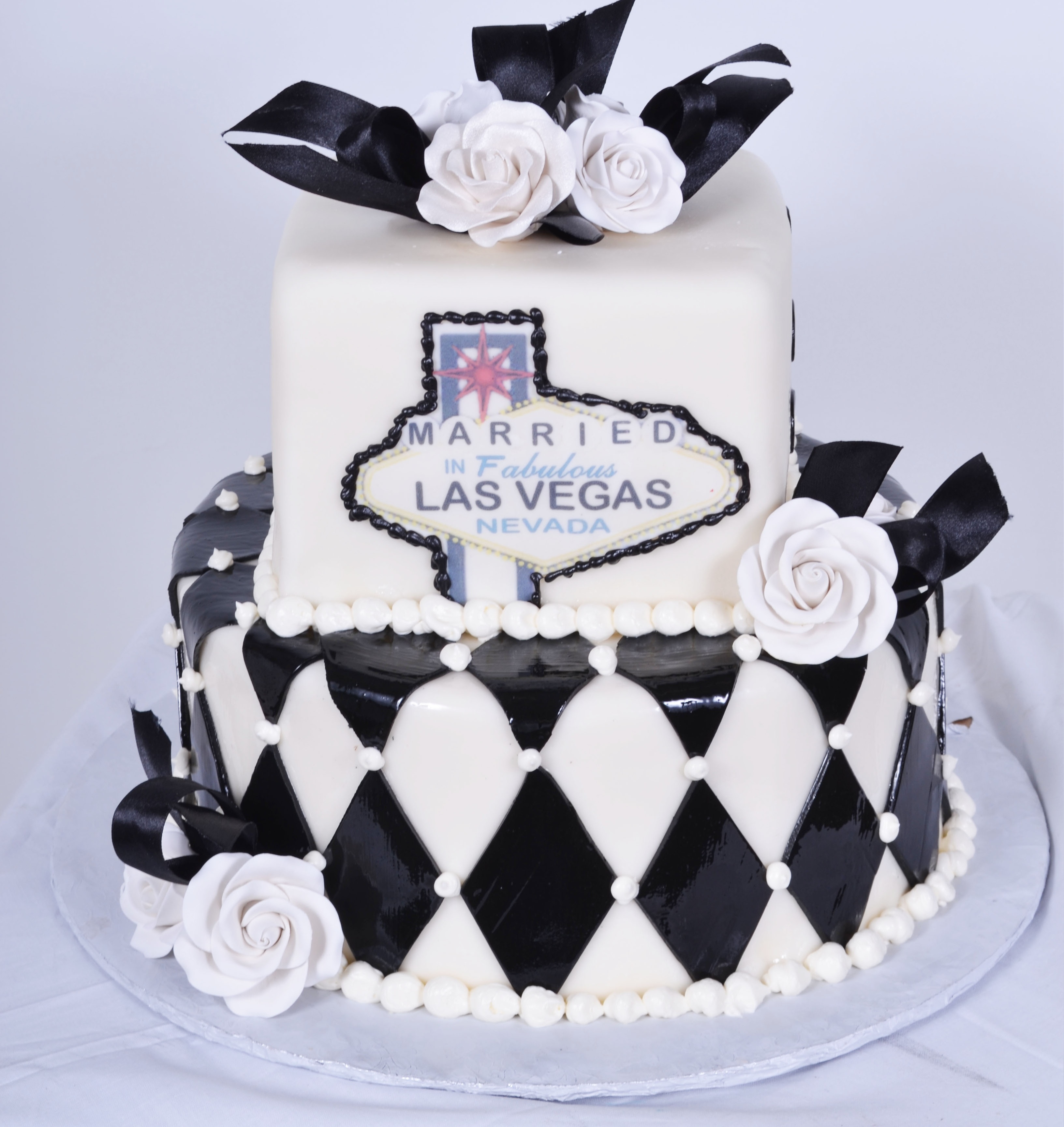 Pastry Palace Las Vegas Wedding Cake 703 - Vegas Black and White