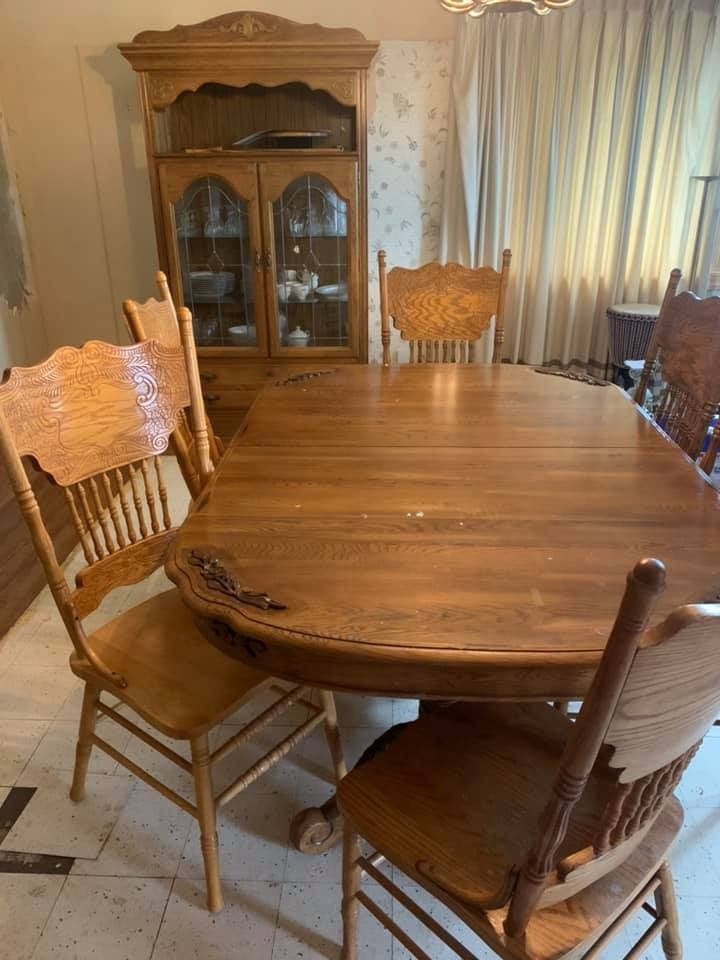 Stanley dining set