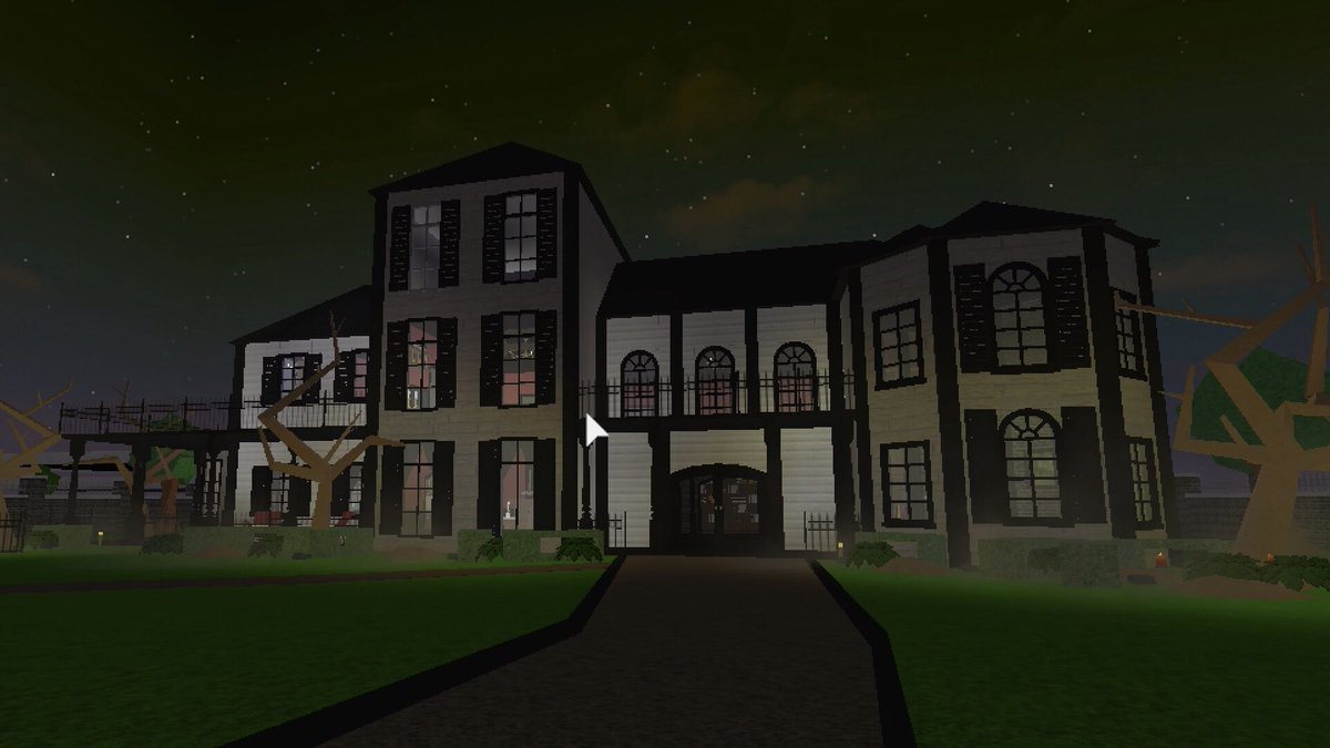 Mansions On Bloxburg Roblox image.