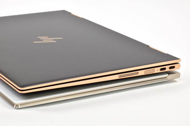 HP Spectre x360 と HP Spectre 13 インターフェース（右側面）