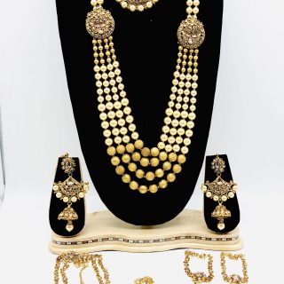 Indian bridal jewelry set