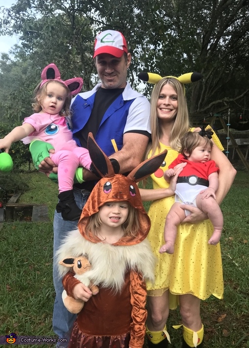 Pok�mon Family Costume