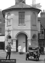 Godalming, Traffic Control 1935