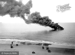 Great Yarmouth, a Petroleum Ship on fire 1902