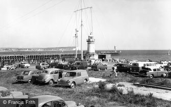 Newhaven, the Lighthouse c1960