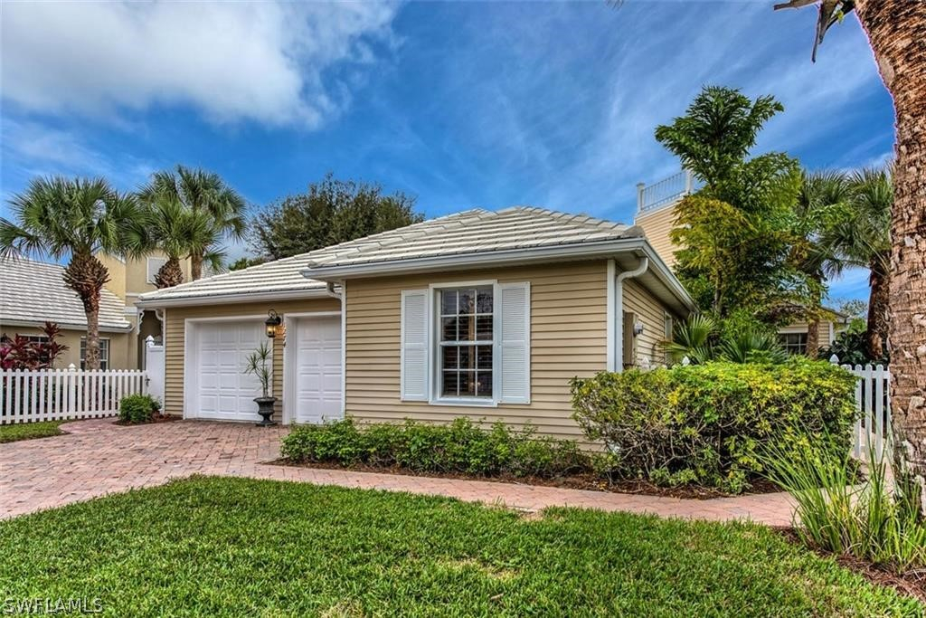 Sterling Oaks, Naples, Florida Real Estate