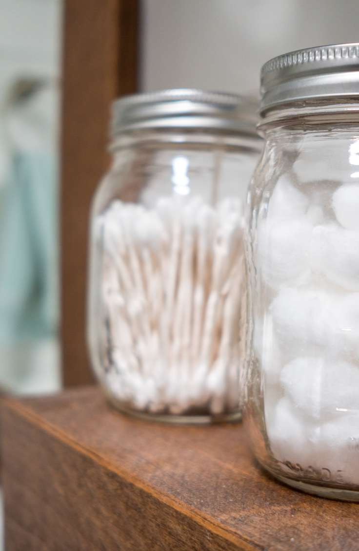 it's time for awesome DIY summer mason jar ideas! Mason jars are perfect for being cute holders for all of your bathroom necessities! 