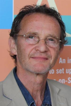 Anton Lesser