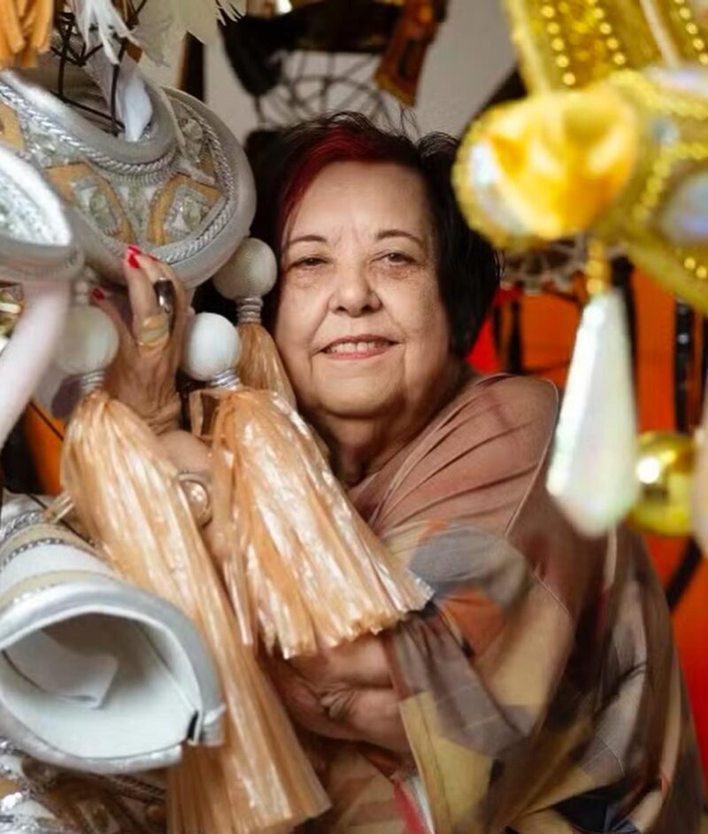 Morre a carnavalesca Rosa Magalhães, vencedora do Emmy, aos 77 anos ...