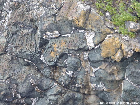 Détail des laves en coussins de lave de la pointe de Lostmarc'h