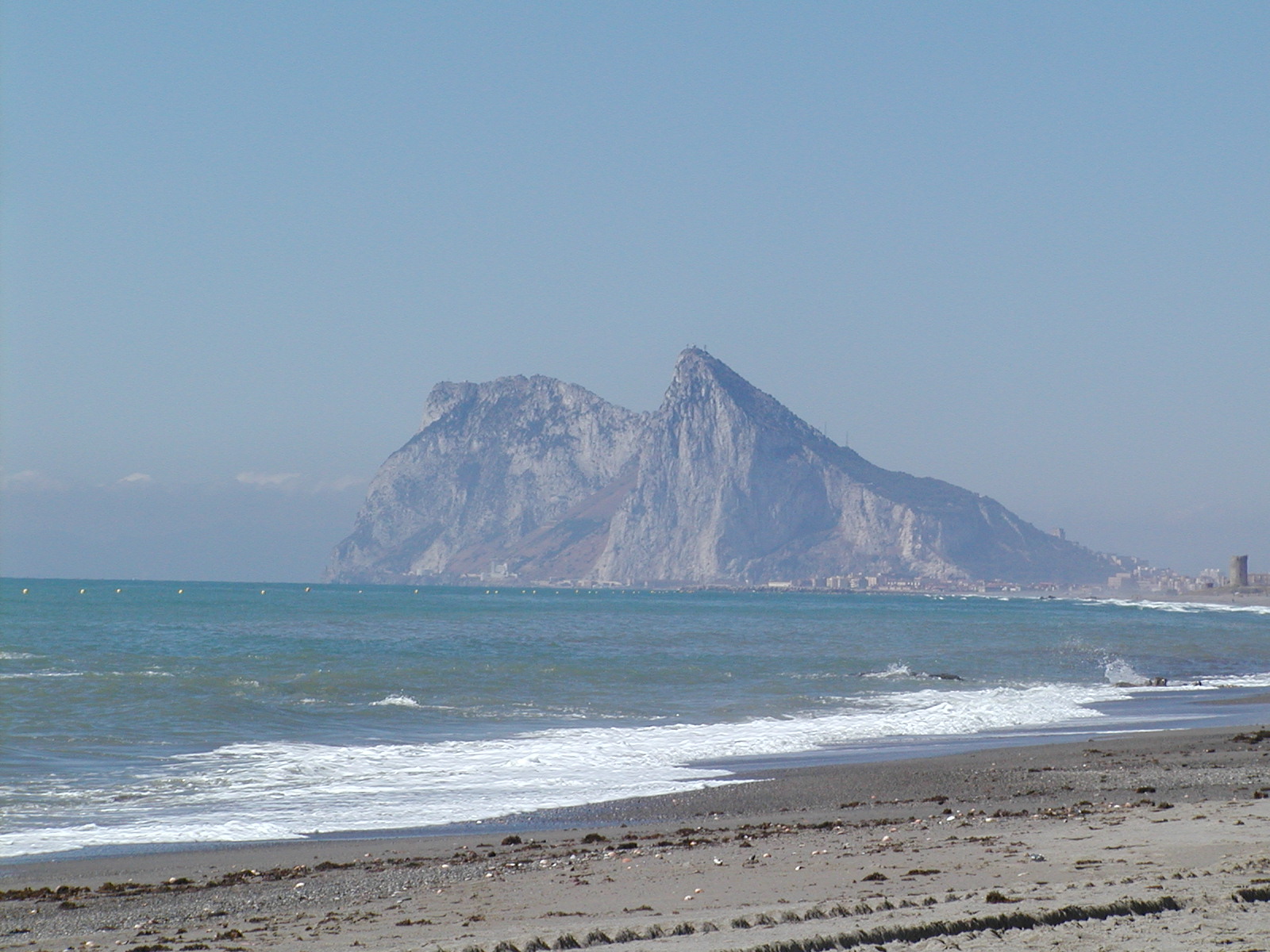 Playa La Atunara / Sobrevela