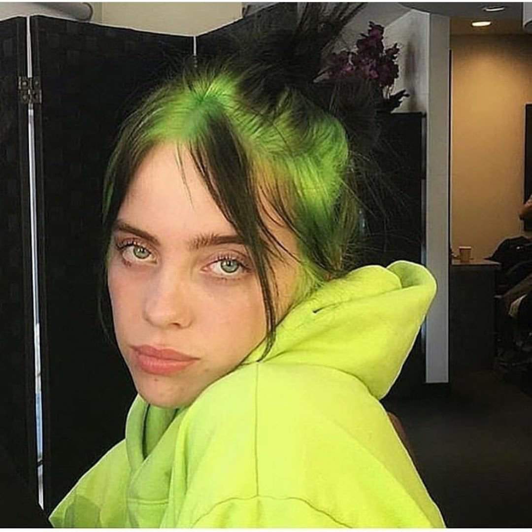 Pic Of Billie Eilish With Green Hair - Noel Terrie