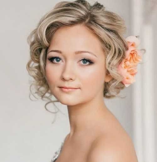 Wedding Hairstyle with Short Curls