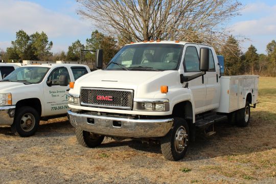 2006 GMC 4500 SERVICE TRUCK - Image 1 of 4