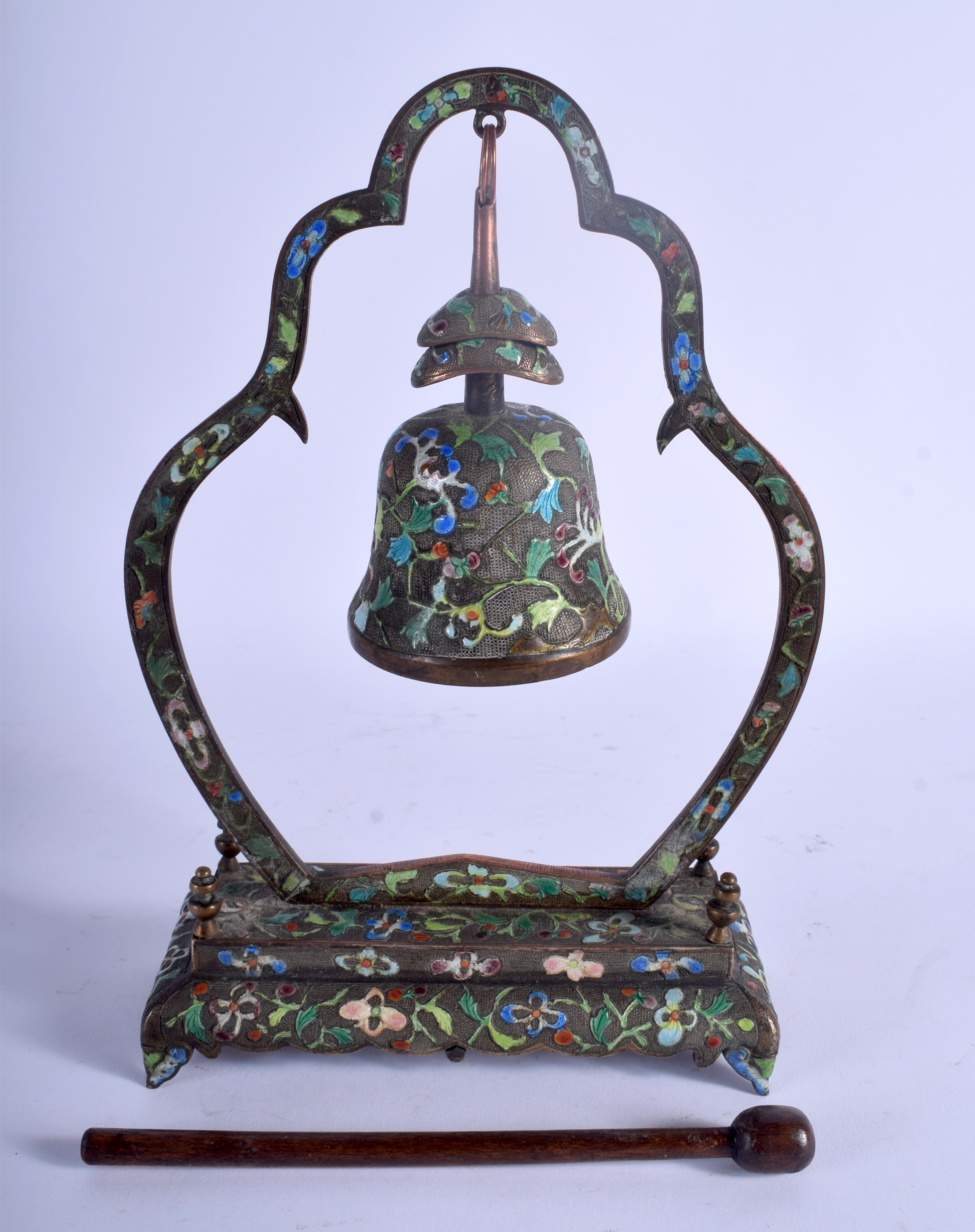 AN EARLY 20TH CENTURY CHINESE ENAMELLED BELL decorated with foliage. 15 cm x 22 cm. - Image 2 of 2