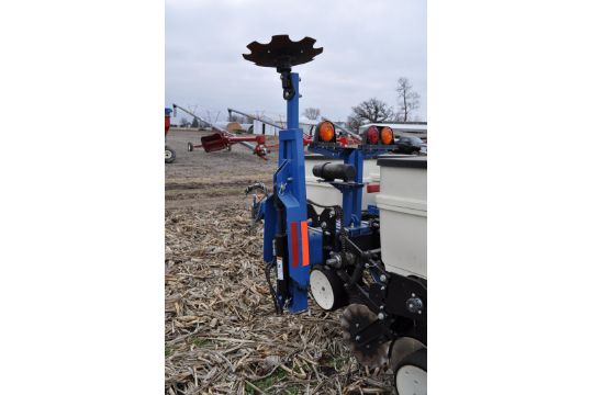 Kinze 3000 planter 4/7 planter, boxes, no-till, pull-type, ground drive, markers, rubber closing - Image 12 of 14