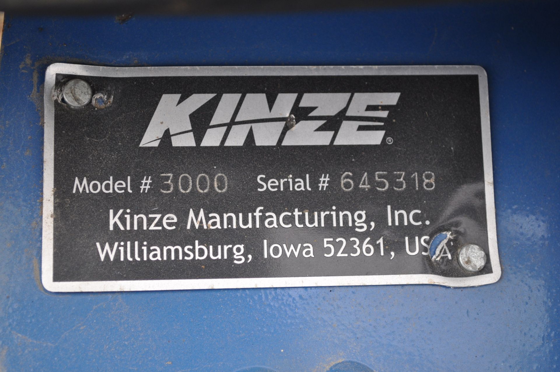 Kinze 3000 planter 4/7 planter, boxes, no-till, pull-type, ground drive, markers, rubber closing - Image 5 of 14