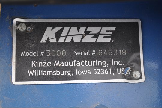 Kinze 3000 planter 4/7 planter, boxes, no-till, pull-type, ground drive, markers, rubber closing - Image 5 of 14