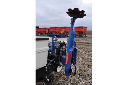 Kinze 3000 planter 4/7 planter, boxes, no-till, pull-type, ground drive, markers, rubber closing - Image 14 of 14