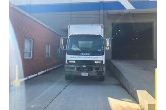 2006 Isuzu 24' Box Truck, Leggett & Platt Box w/ Nose Cone, VIN 4GTJ7F1316F700724, Single Axle, Dual